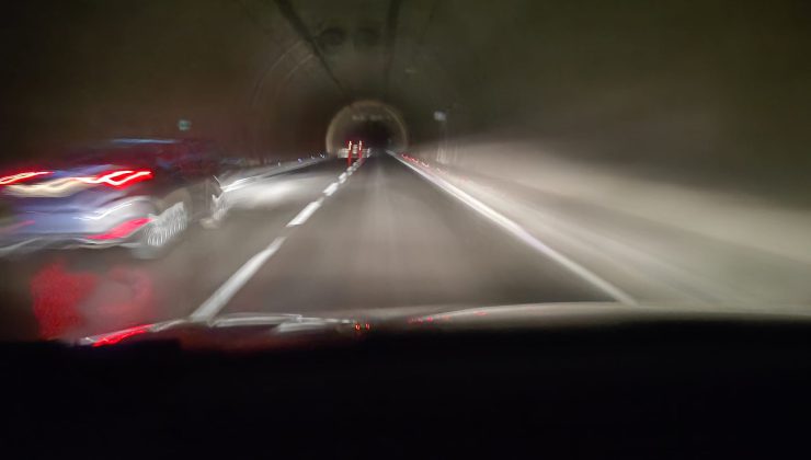Işıksız Konak Tüneli’nde Sürücülere Uyarı