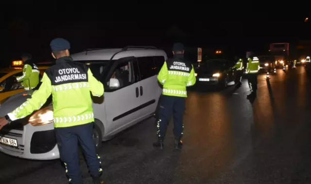 İzmir’de Jandarma Otoyol Ekibi Denetimlere Başladı