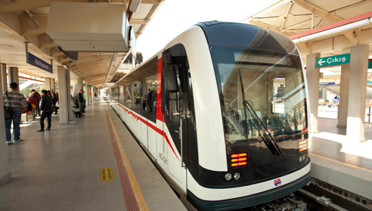İzmir’de Metro Seferleri Yeniden Düzenlendi!