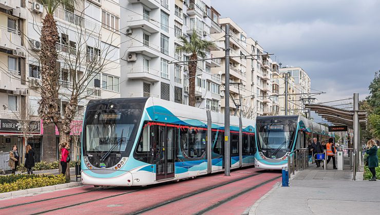İzmir Tramvay Sefer Saatleri Yenilendi!