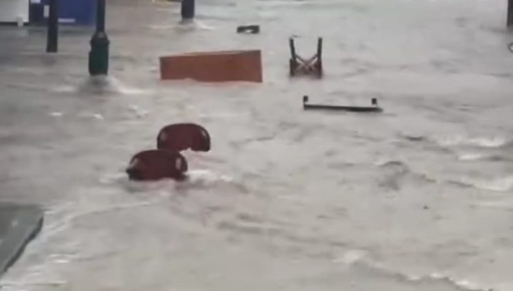 Çeşme’de Kuvvetli Sağanak Hayatı Alt Üst Etti!