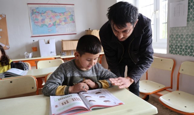 Köy Okulunda Fedakar Öğretmenlerin Başarı Hikayesi