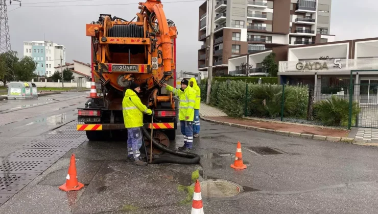 İzmir’de Dev Yağışa Karşı Seferberlik Başladı!