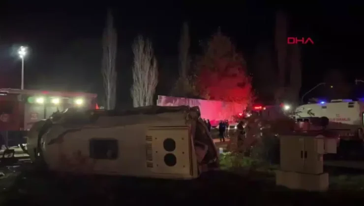 İzmir’de Zincirleme Kaza: 2 Ölü, 7 Yaralı