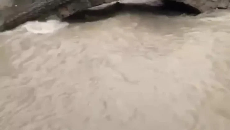 İzmir’de Sağanak Yağış Çeşme’yi Vurdu!