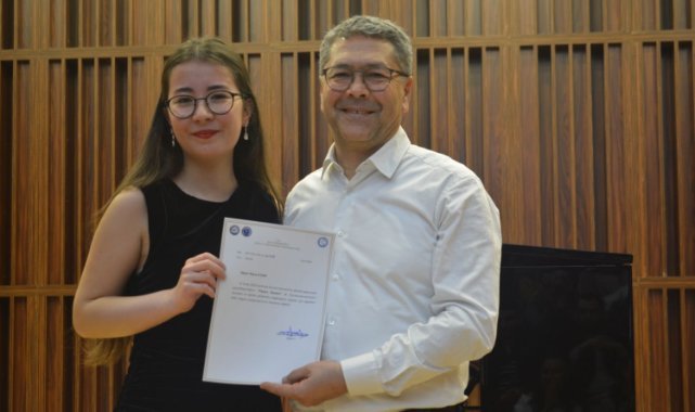 “Genç Piyanistin Muhteşem Performansı İzleyenleri Büyüledi”