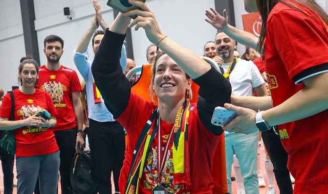 Göztepe Voleybol’da Helena Rousseaux Ameliyat Oldu!