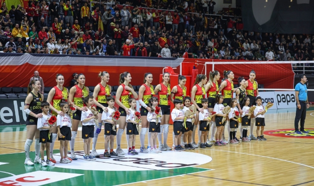 Göztepe Voleybolda Yarı Finale Yükseldi!
