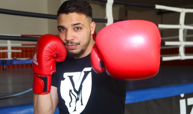 Emircan Gülşen: Çıplak El Boksunda Tarih Yazıyor!