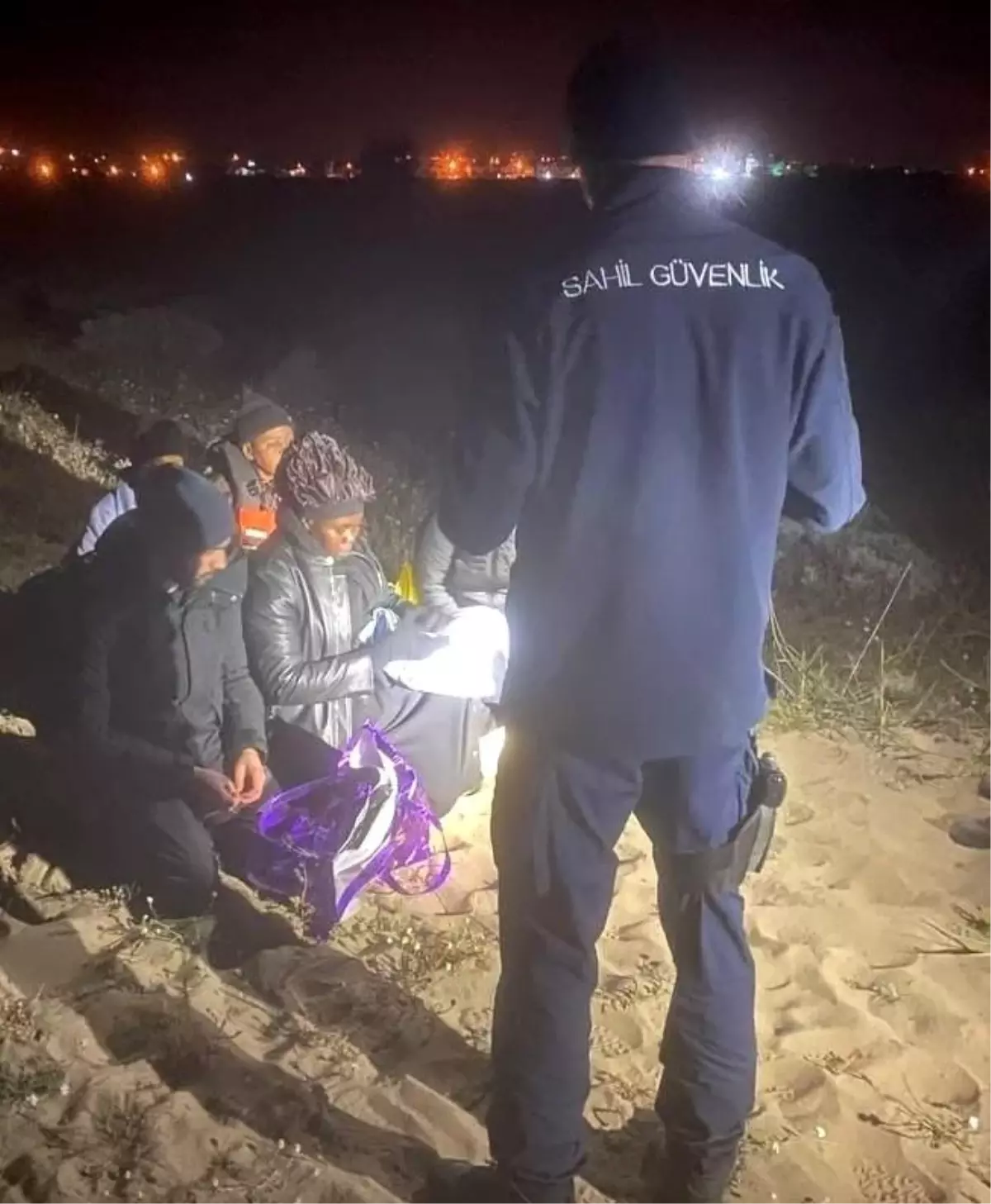Dikili’de Yasa Dışı Göçmen Operasyonu: 7 Yakalandı!