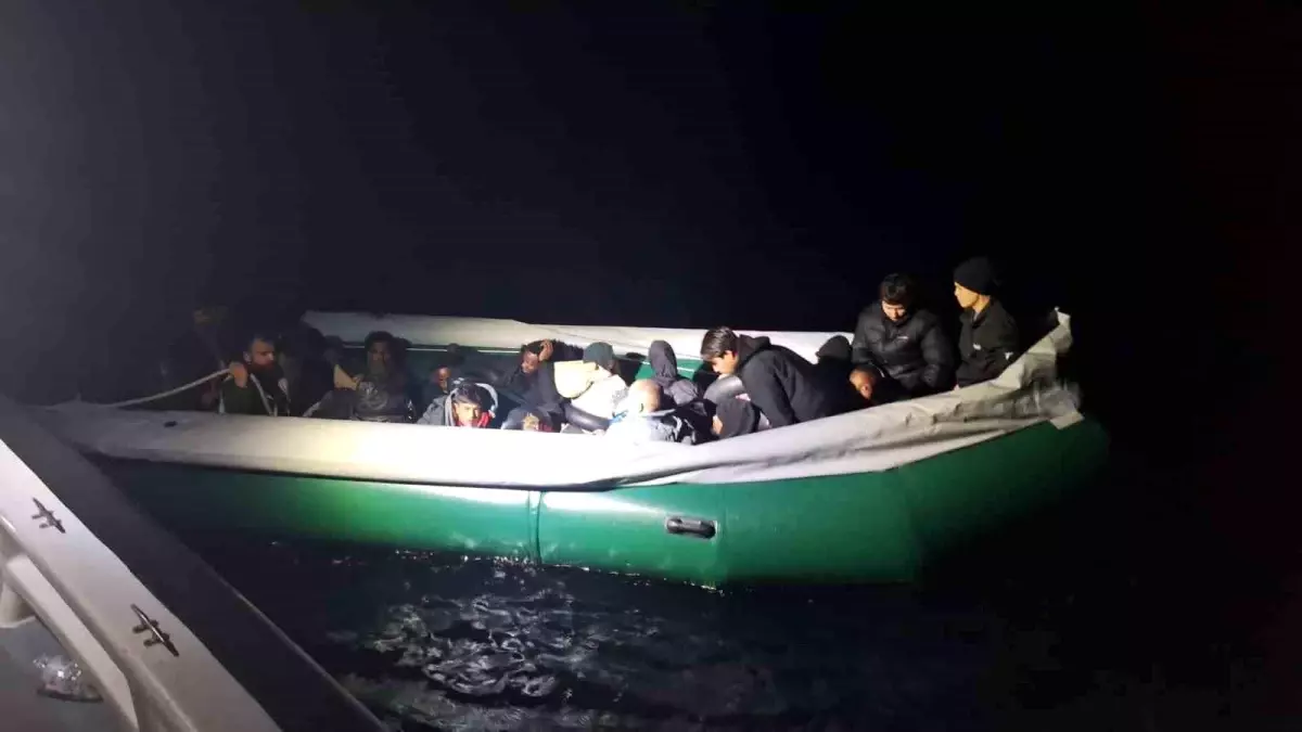 Karaburun’da 22 Düzensiz Göçmen Kurtarıldı!