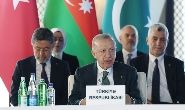 Erdoğan, Azerbaycan’da Üçlü Zirveye Katıldı