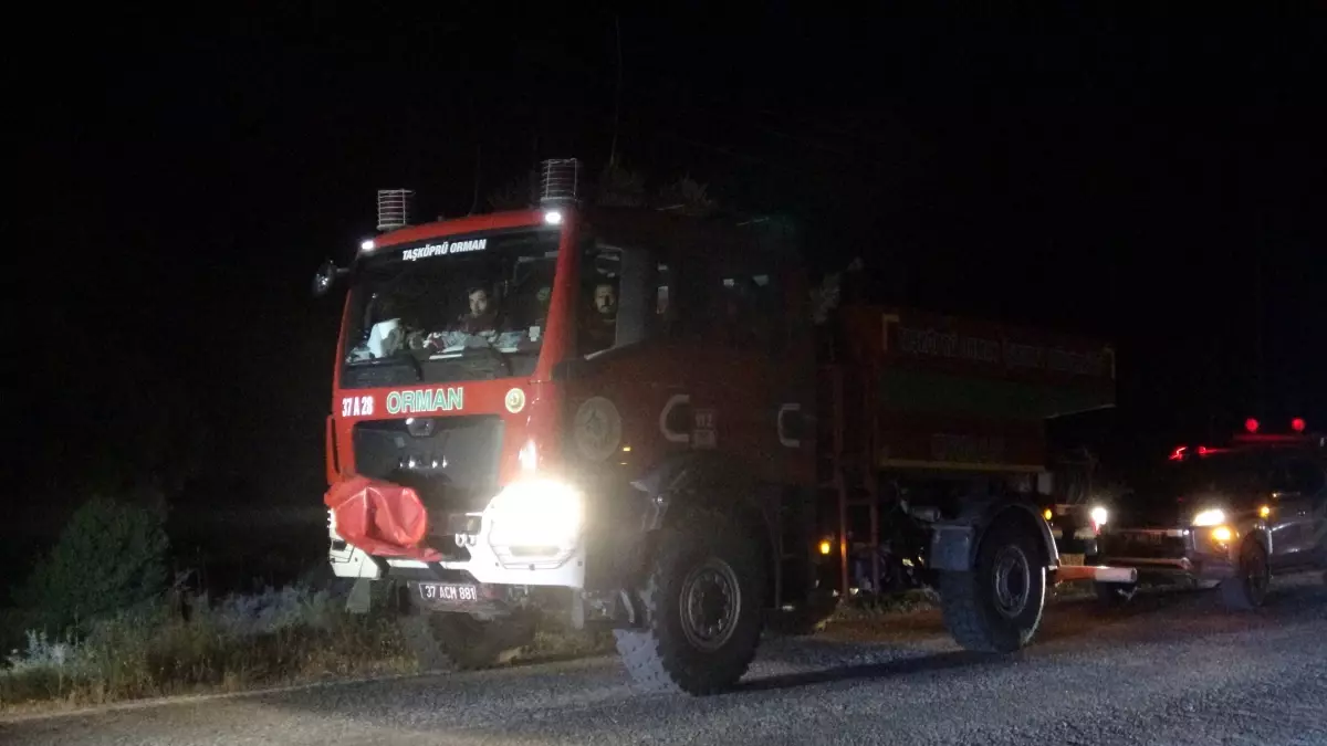 Çeşme’de Yangın Nedeniyle Otoyol Katı Kapatıldı