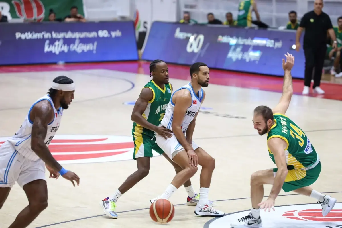 Aliağa Petkimspor Farklı Galibiyetle Liderliğini Korudu