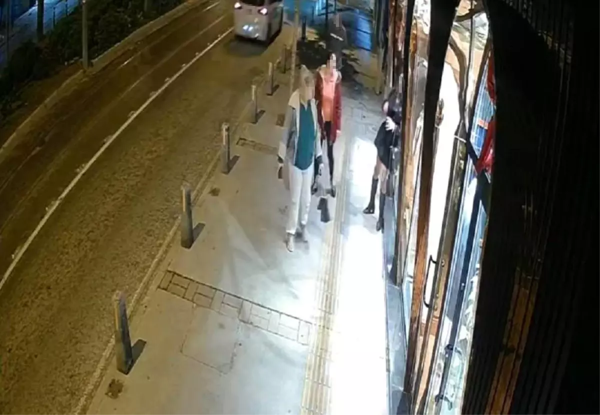 Alkollü travestinin vitrin macerası!