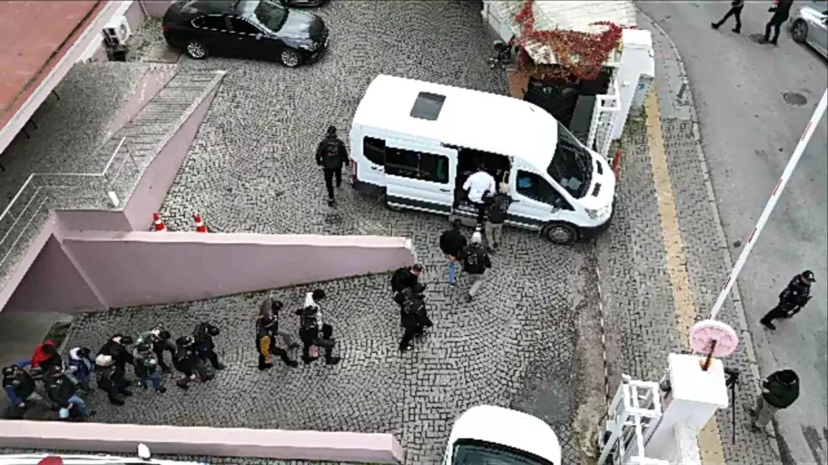 İzmir’de DEAŞ Operasyonu: 40 Gözaltı!