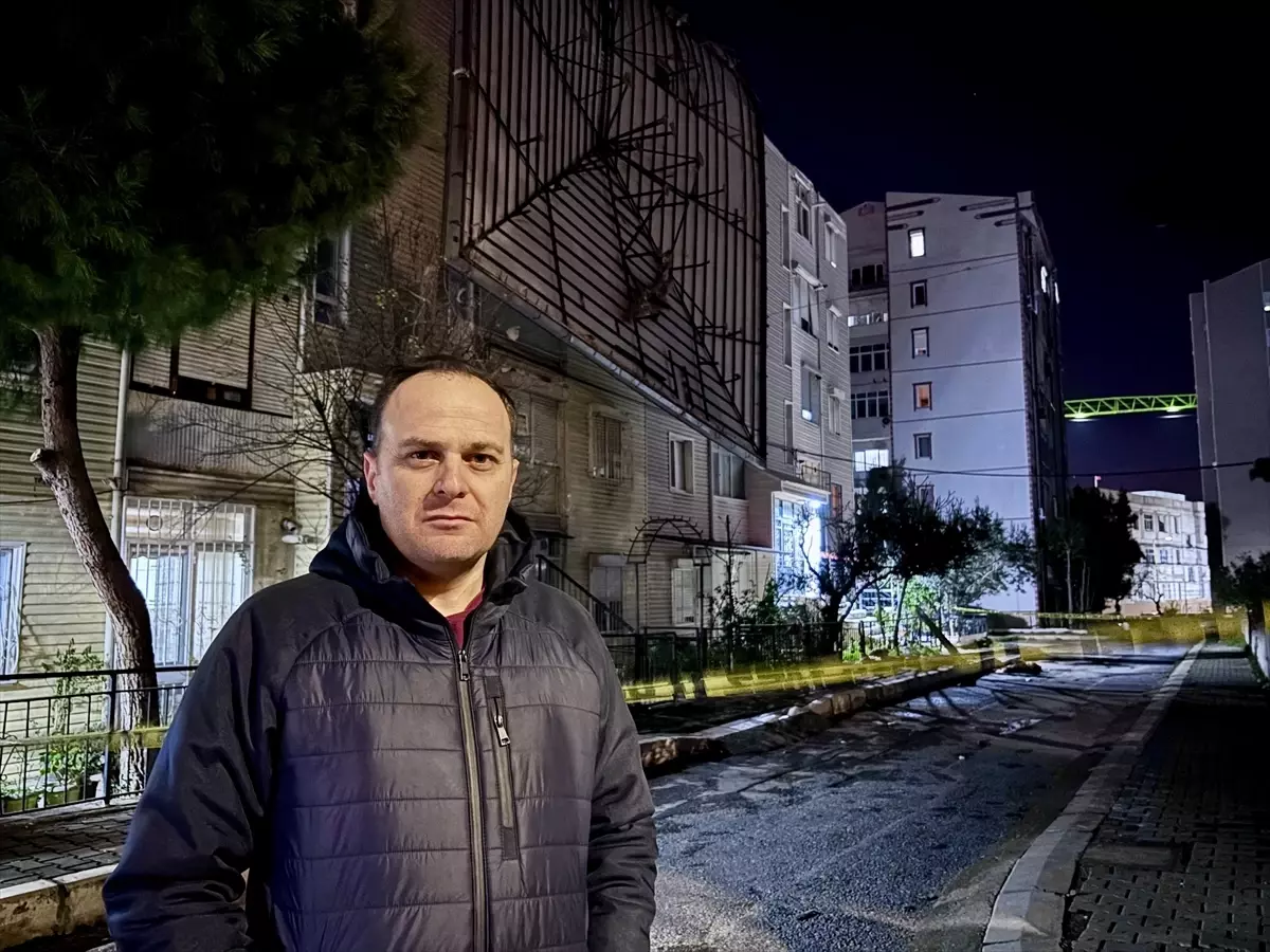 İzmir’de Fırtına: Çatı Uçtu, Güvenlik Önlemleri Alındı!