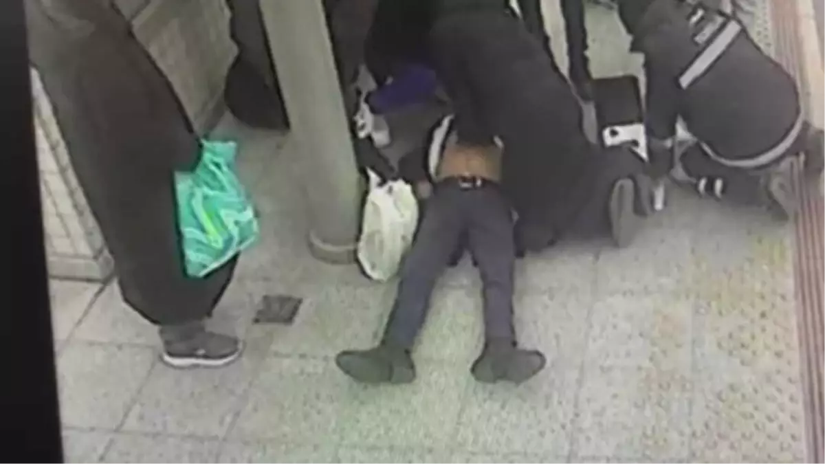 İZBAN’da Kalp Krizi Geçiren Yaşlı Adam Yaşıyor!