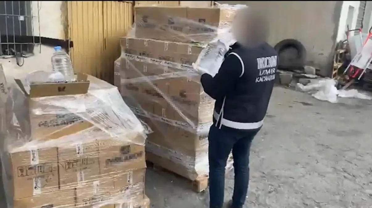 İzmir’de Kaçak İçecek Operasyonu: 3,5 Ton Etil Alkol!