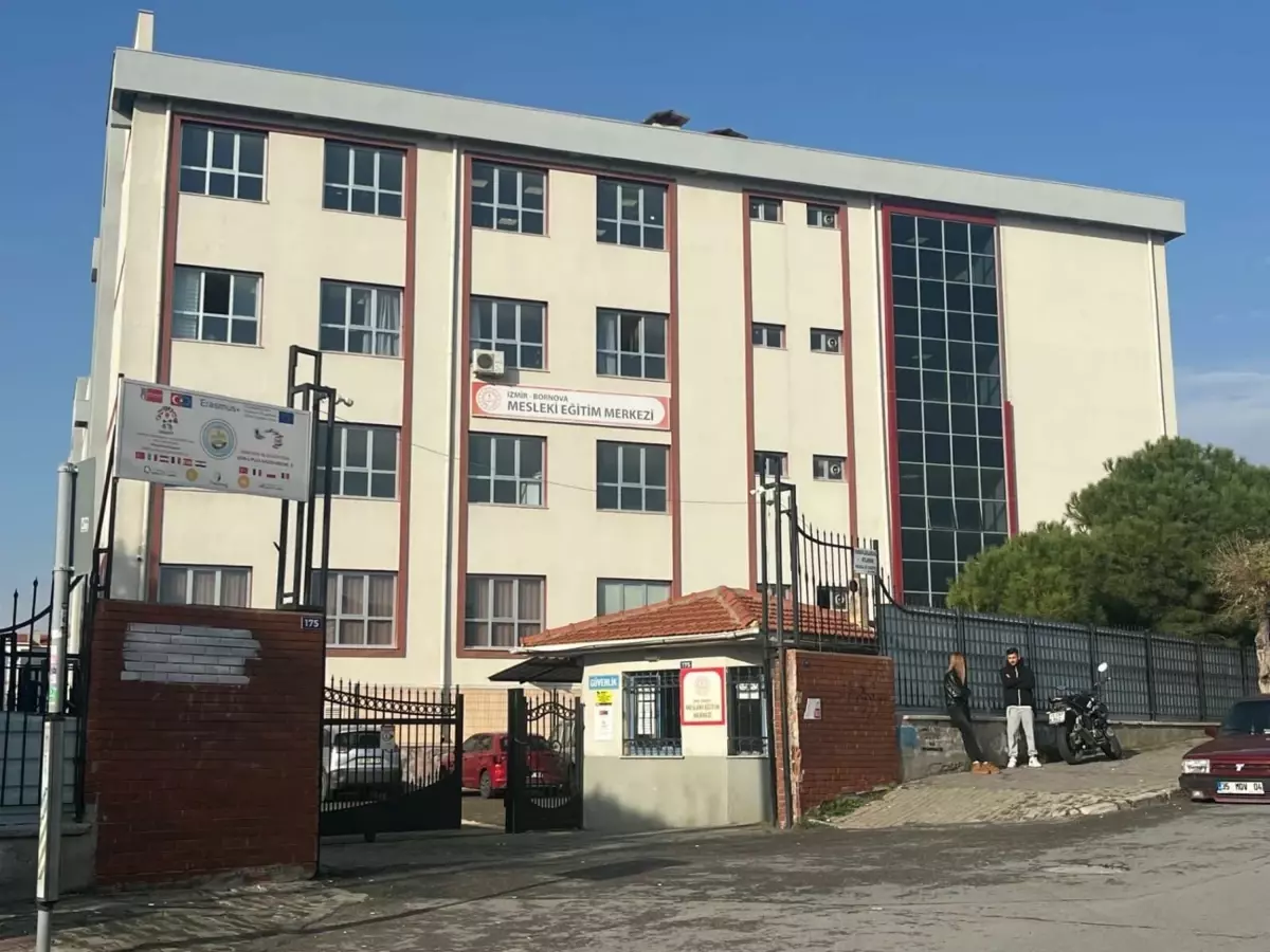 Öğretmene Şok Suçlama: İnsan Ticareti!