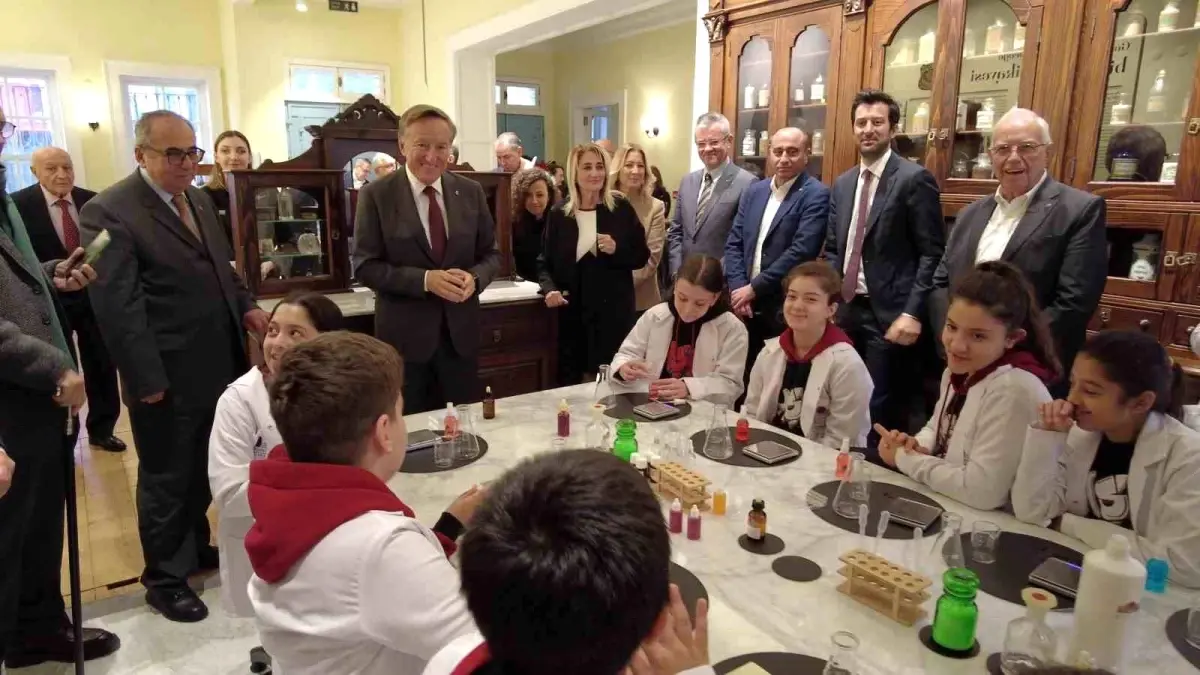 İzmir’de Bilimle Buluşan Yenilikçi Merkez Açıldı!