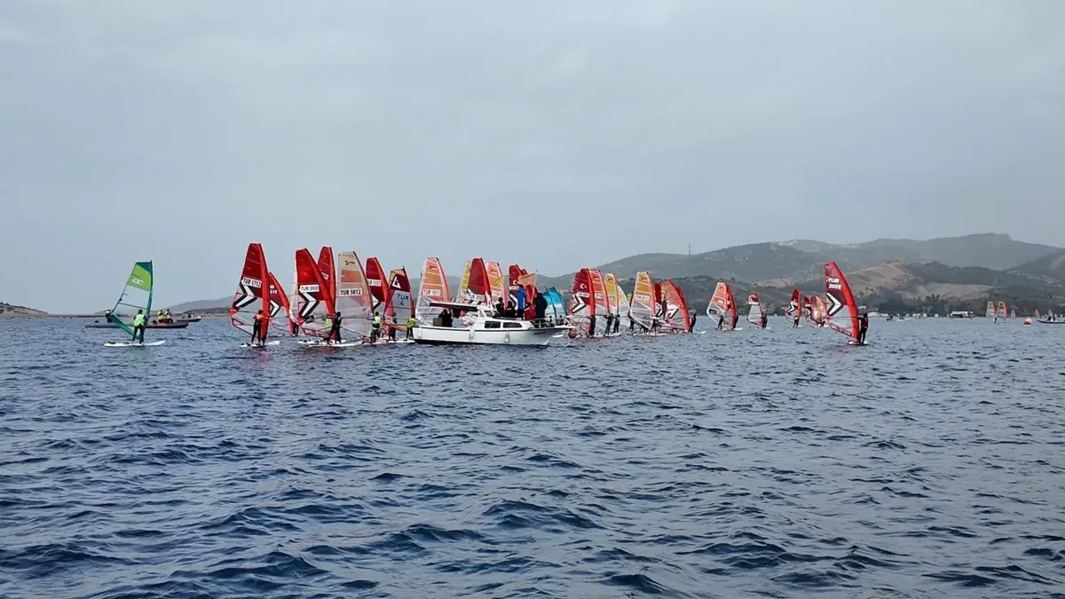 Foça’da Yelken Şampiyonası’nın Zerafeti!