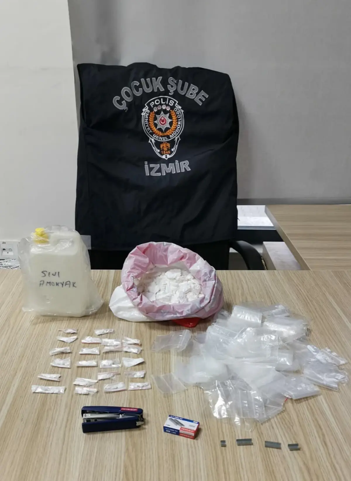 İzmir’de Uyuşturucu Operasyonu: 650 Gram Kokain Ele Geçirildi