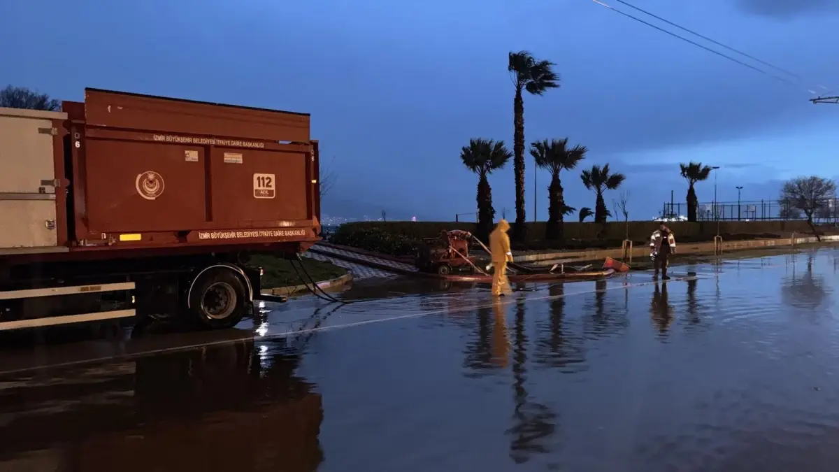 İzmir’de Denizde Seviye 85 Santimetreye Yükseldi!