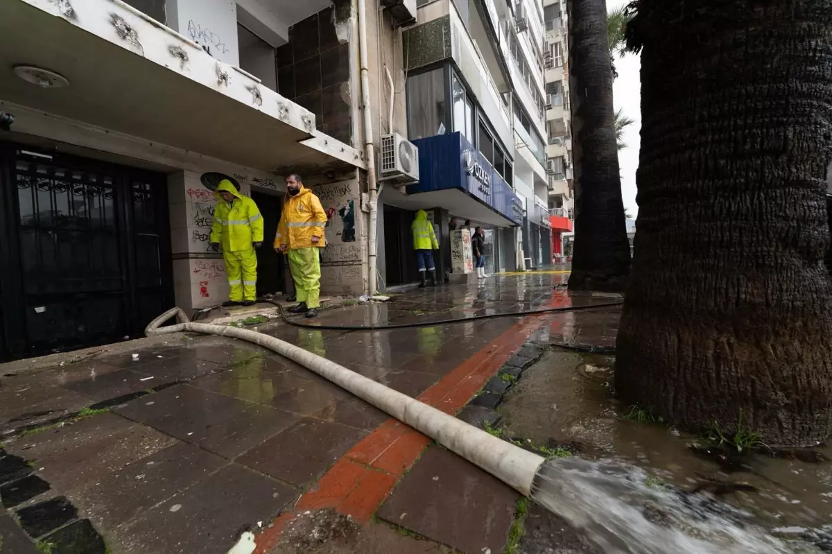 İzmir’de Ocak Yağışı Rekorunu Aştı!