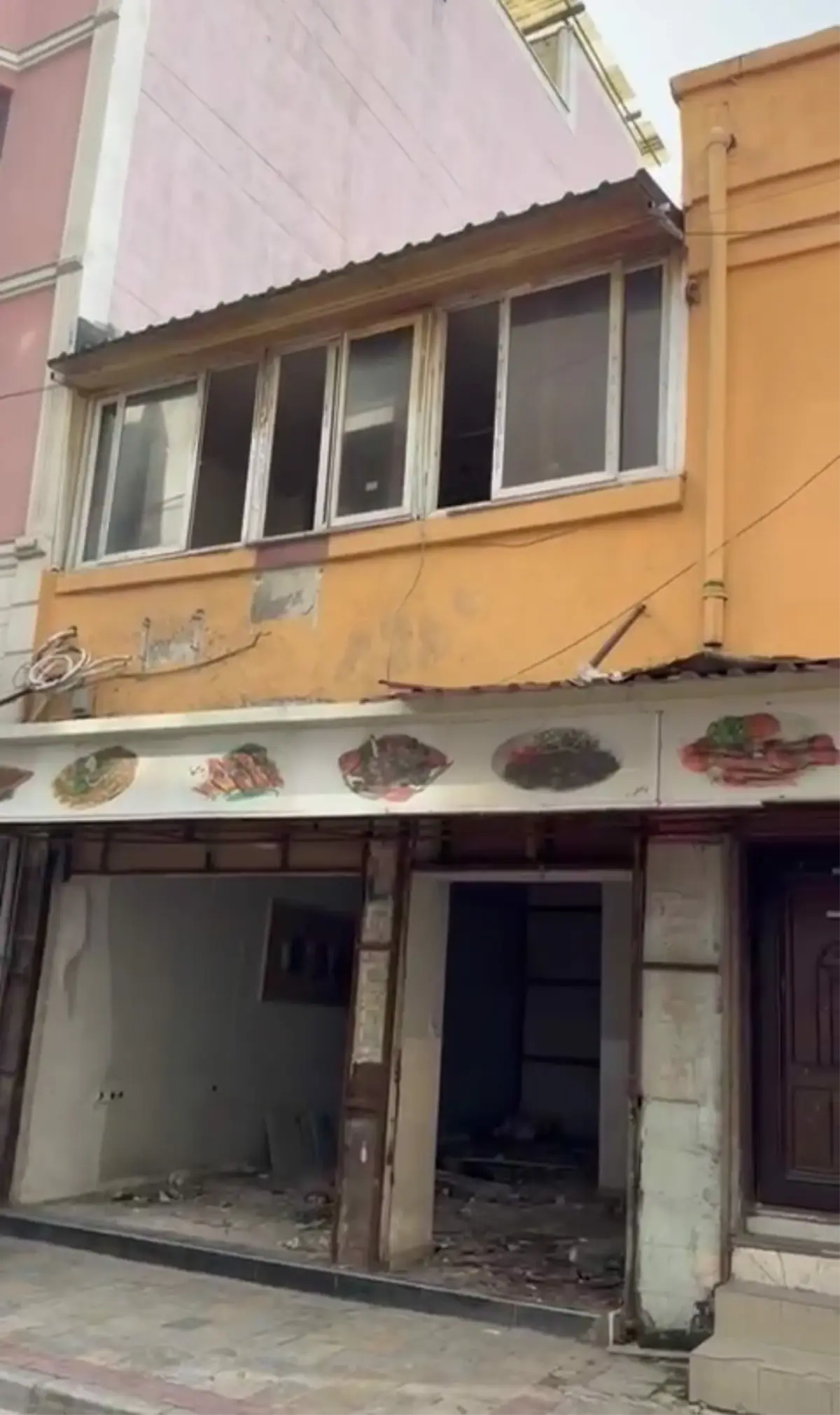 İzmir’de Metruk Bina İçinde Kanlı Saldırı!