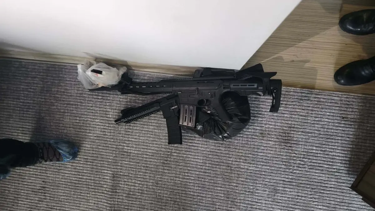 İzmir’de Uyuşturucu Operasyonunda 5 Gözaltı!