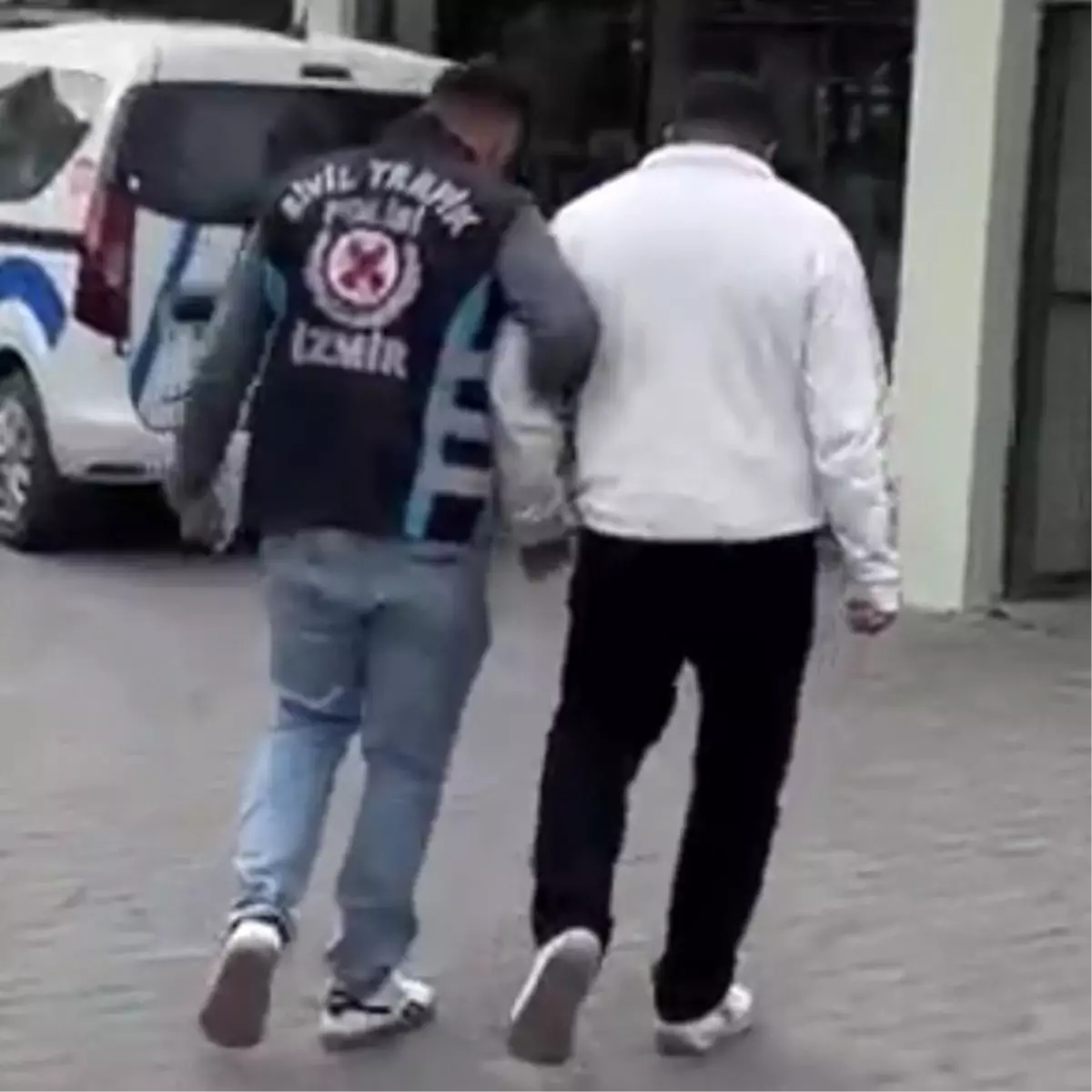 İzmir’de Saldırgan Sürücüye 420 Bin Lira Ceza!