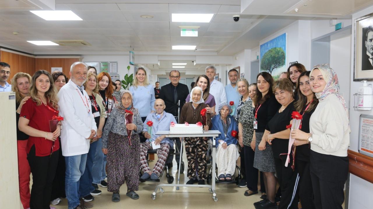 Hasta Moral Günü: İzmir’de Yaşlılar Haftası Etkinliği