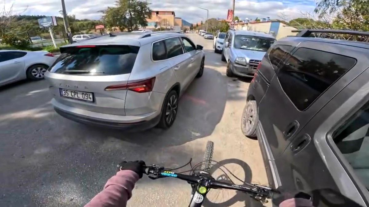 Gaziemir’de Bisikletliye Saldıran Sürücü Yakalandı!