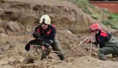 Çamura Saplanan İki Çocuk İtfaiye ile Kurtarıldı!
