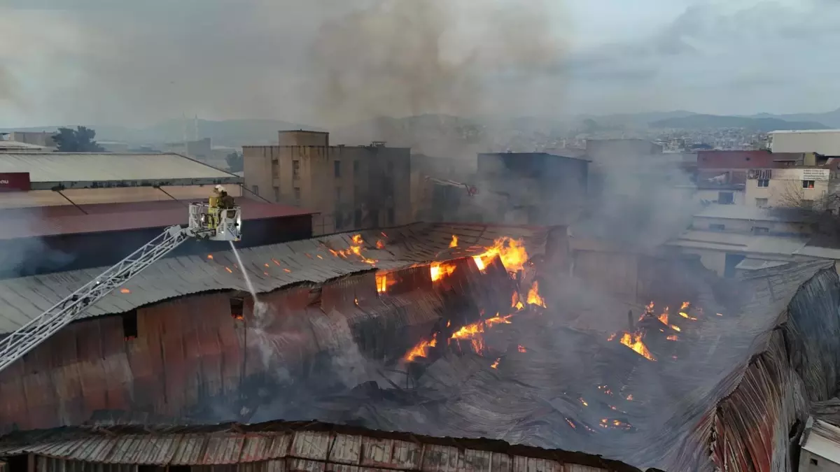 Yangına 41 Araçla Müdahele, 7 İş Yeri Zarar Gördü!